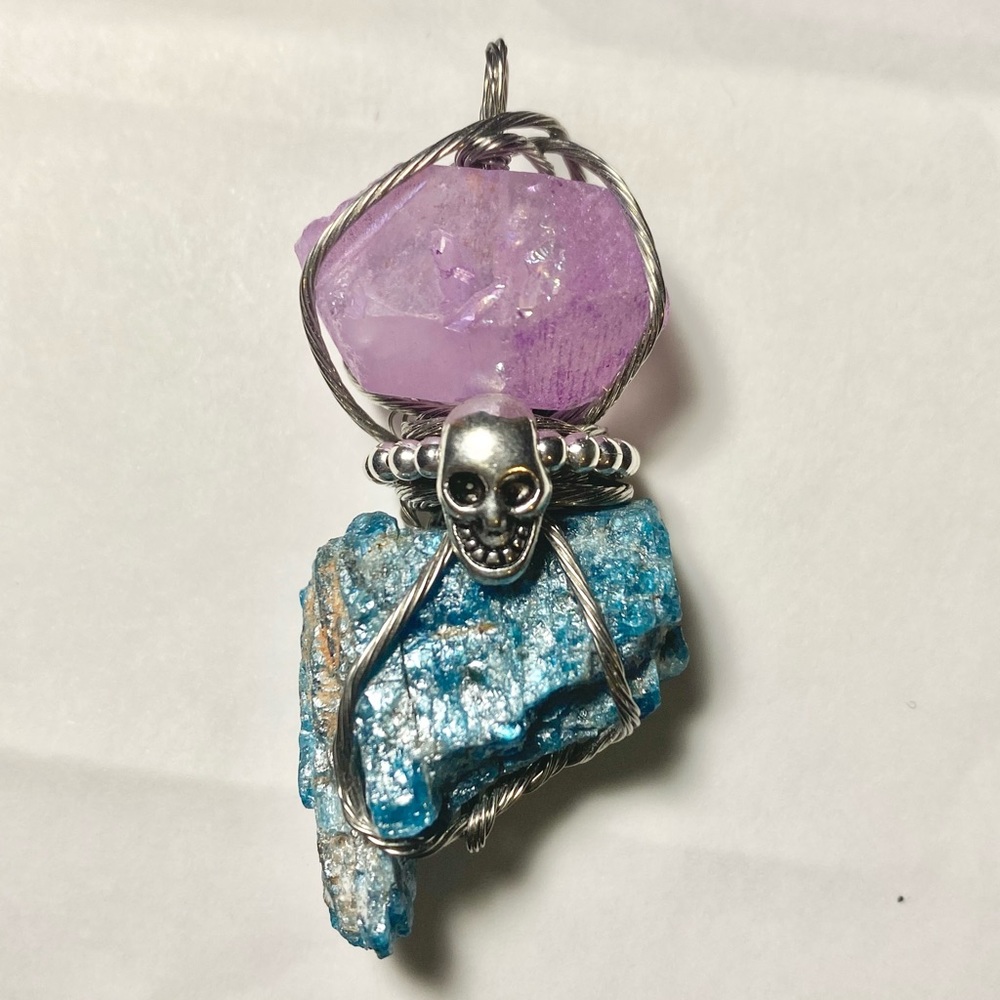 Skull pendant blue apatite luster quartz crystal